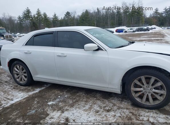 2C3CCARG0HH622104 2017 CHRYSLER 300 White Rear interior view