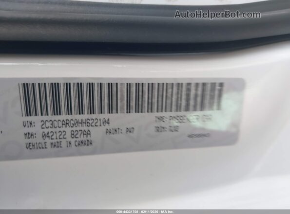 2C3CCARG0HH622104 2017 CHRYSLER 300 White Engine compartment view