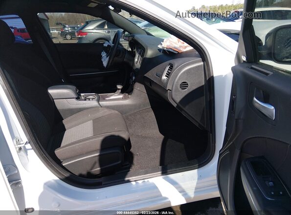 2C3CDXBG1PH666363 2023 DODGE CHARGER White Widok wnętrza z przodu