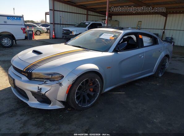 2C3CDXGJXPH638713 2023 DODGE CHARGER Серебряный Вид спереди