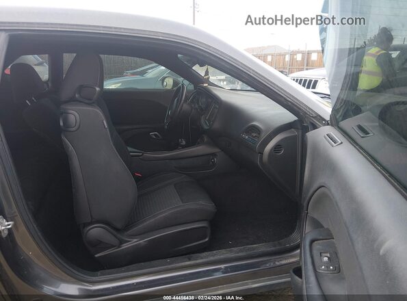2C3CDZAG2GH201085 2016 DODGE CHALLENGER Черный Вид салона спереди