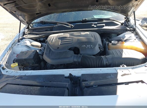 2C3CDZAG2GH202978 2016 DODGE CHALLENGER White Вид ззаду