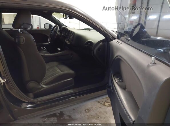 2C3CDZAG6GH102110 2016 DODGE CHALLENGER Black წინა სალონის ხედი