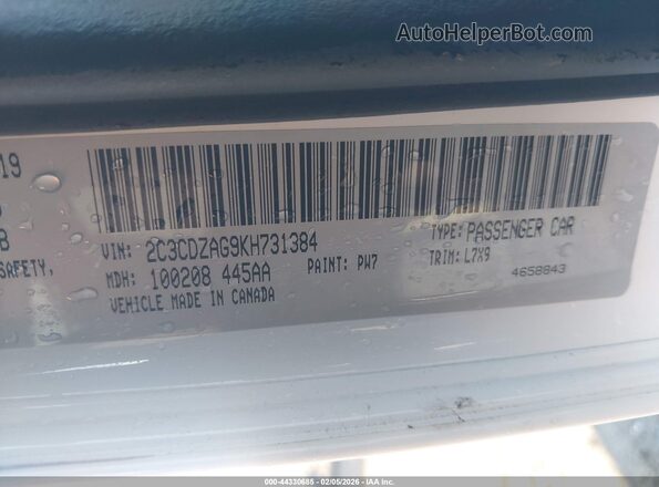 2C3CDZAG9KH731384 2019 DODGE CHALLENGER White Widok komory silnika