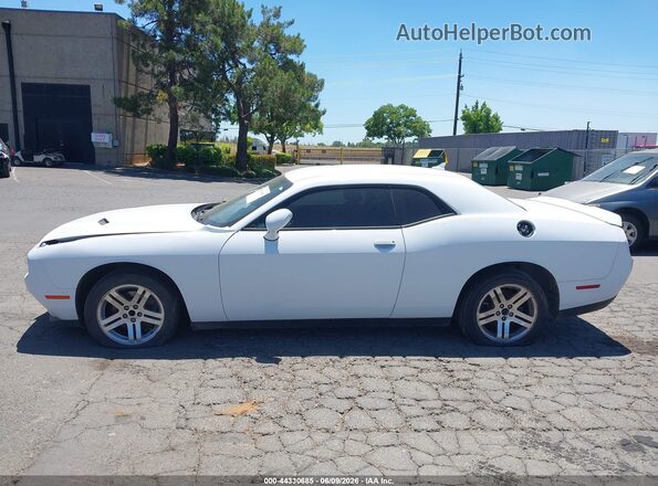 2C3CDZAG9KH731384 2019 DODGE CHALLENGER White Widok wnętrza z tyłu