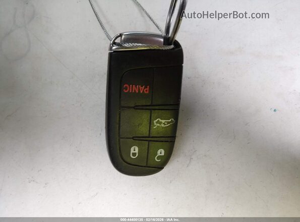 2C3CDZBT9HH540875 2017 DODGE CHALLENGER Белый Вид панели приборов