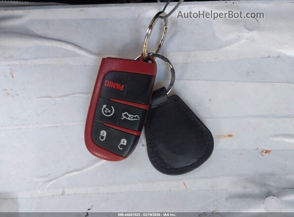 2C3CDZC90HH664200 2017 DODGE CHALLENGER Черный Вид панели приборов