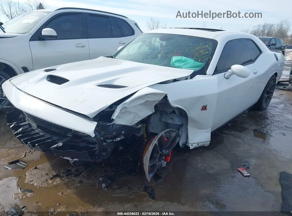 2C3CDZFJ5MH513966 2021 DODGE CHALLENGER White წინა მარცხენა ხედი სამი მეოთხედიდან