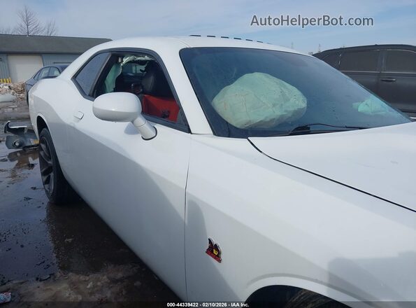 2C3CDZFJ5MH513966 2021 DODGE CHALLENGER White უკანა სალონის ხედი