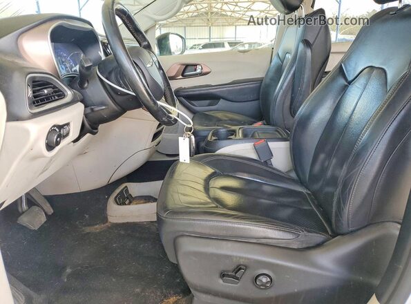 2C4RC1BG0KR560141 2019 CHRYSLER PACIFICA White 