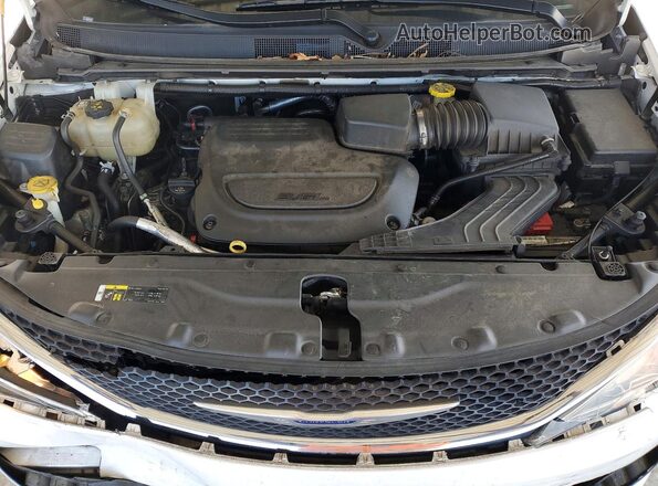 2C4RC1BG0KR560141 2019 CHRYSLER PACIFICA White 