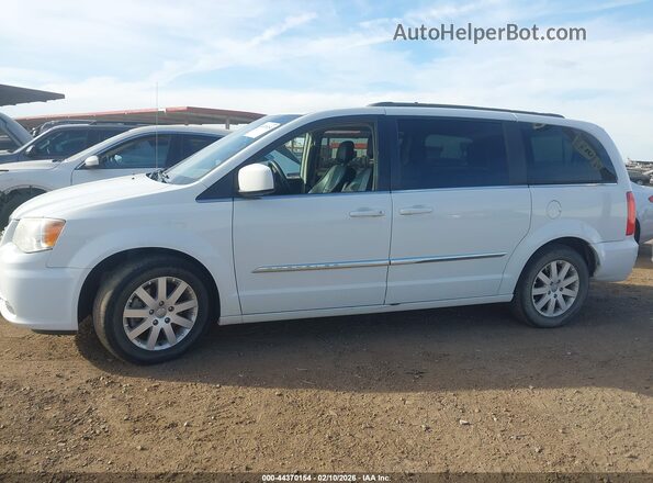 2C4RC1BG1GR296435 2016 CHRYSLER TOWN & COUNTRY White 360 interior view