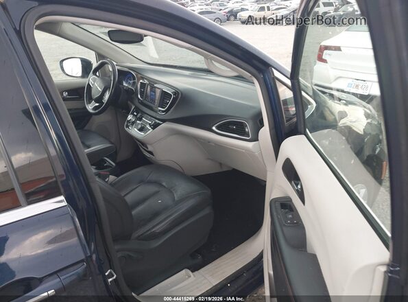 2C4RC1BG1KR561069 2019 CHRYSLER PACIFICA Blue Widok wnętrza z przodu