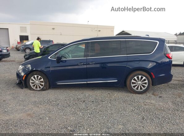 2C4RC1BG1KR561069 2019 CHRYSLER PACIFICA Blue Widok wnętrza 360 stopni