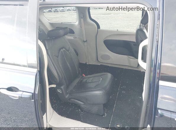 2C4RC1BG1KR561069 2019 CHRYSLER PACIFICA Blue Widok naklejki z numerem VIN
