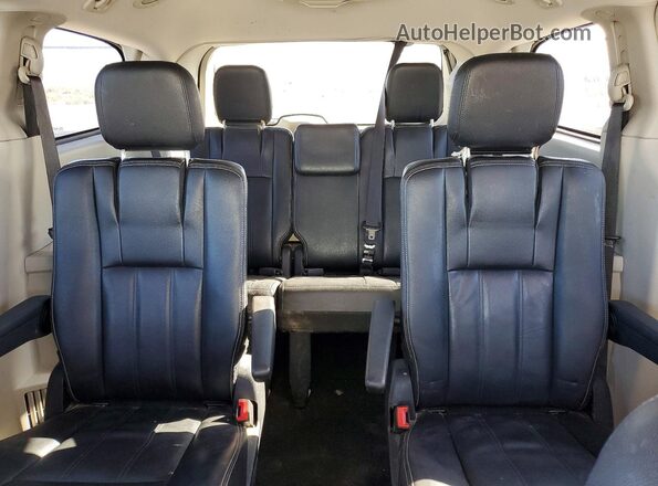2C4RC1BG8GR173473 2016 CHRYSLER TOWN White Widok tylnych siedzeń