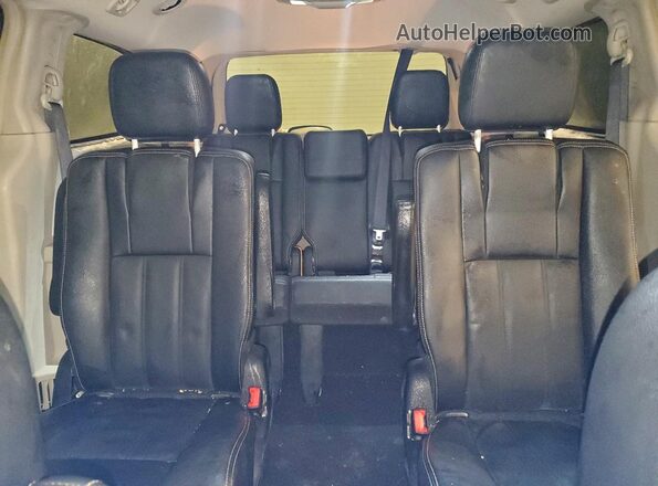 2C4RC1BG9GR173045 2016 CHRYSLER TOWN Silver Հետևի նստատեղերի տեսք
