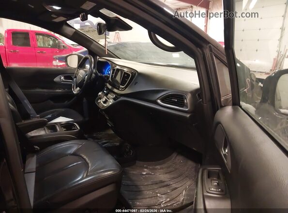 2C4RC1BG9KR681802 2019 CHRYSLER PACIFICA Black 