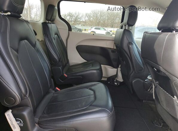 2C4RC1BG9NR168067 2022 CHRYSLER PACIFICA Black Widok wnętrza z tyłu