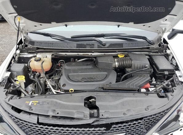 2C4RC1CG1NR205093 2022 CHRYSLER VOYAGER White ძრავის განყოფილების ხედი