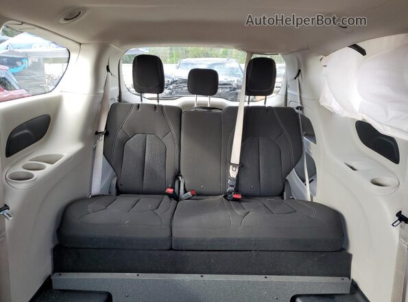 2C4RC1CG2MR554276 2021 CHRYSLER VOYAGER Silver 