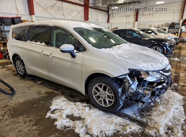 2C4RC1CG3NR208531 2022 CHRYSLER VOYAGER Белый Передняя правая четверть