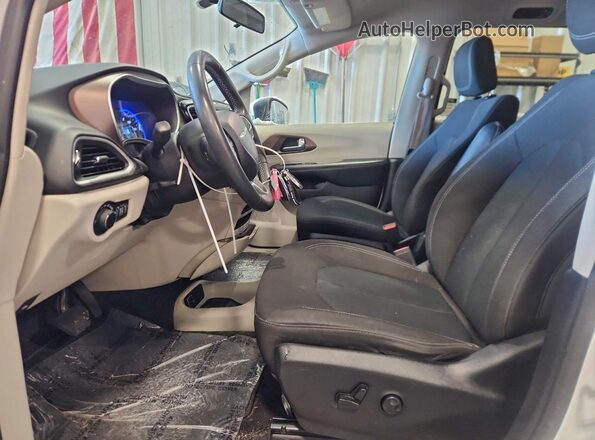 2C4RC1CG3NR208531 2022 CHRYSLER VOYAGER Белый Вид салона спереди