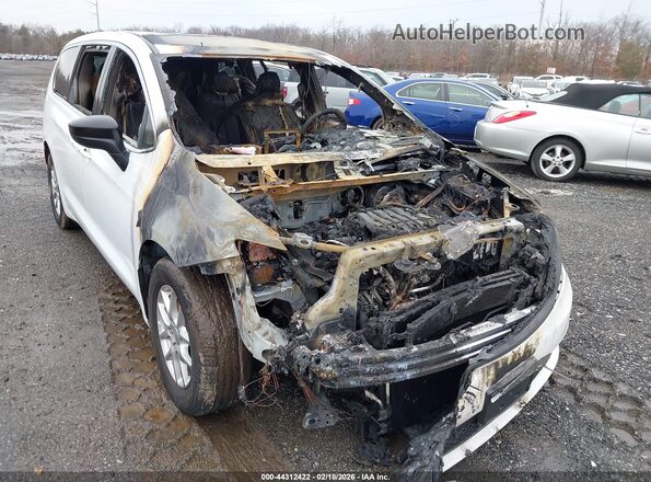 2C4RC1CG3RR113439 2024 CHRYSLER VOYAGER Белый Вид спереди