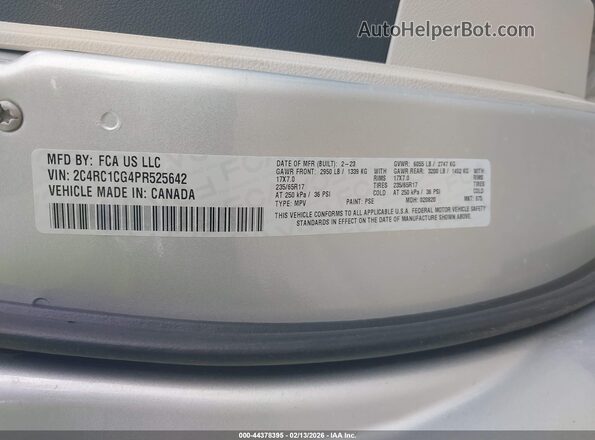 2C4RC1CG4PR525642 2023 CHRYSLER VOYAGER Silver Widok komory silnika