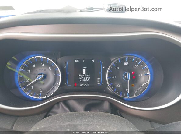 2C4RC1CG4PR525642 2023 CHRYSLER VOYAGER Silver Widok tylnych siedzeń