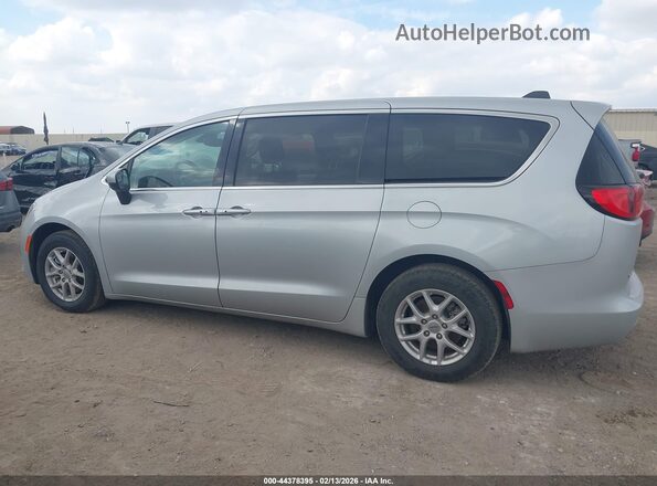 2C4RC1CG4PR525642 2023 CHRYSLER VOYAGER Silver Widok wnętrza 360 stopni