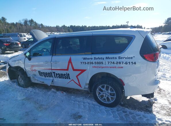 2C4RC1CG5RR183797 2024 CHRYSLER VOYAGER White Widok wnętrza z tyłu