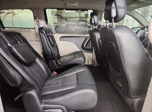 2C4RC1CG6GR221485 2016 CHRYSLER TOWN Gray Widok wnętrza z tyłu