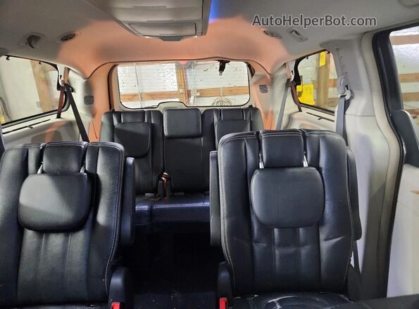 2C4RC1CG6GR221485 2016 CHRYSLER TOWN Gray Widok tylnych siedzeń