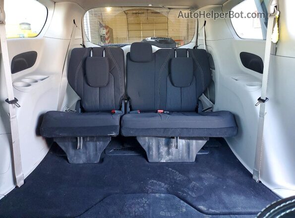 2C4RC1CG6PR548758 2023 CHRYSLER VOYAGER White Widok tylnych siedzeń