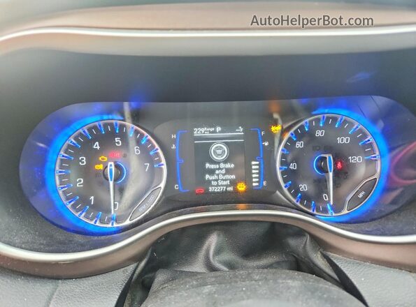 2C4RC1CG7PR548428 2023 CHRYSLER VOYAGER Silver Instrument cluster view