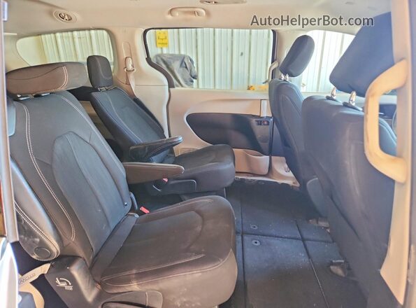2C4RC1CG7PR548428 2023 CHRYSLER VOYAGER Silver Rear interior view