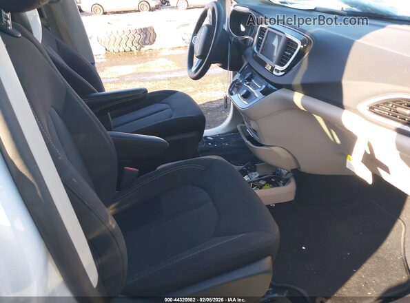 2C4RC1CG7PR574799 2023 CHRYSLER VOYAGER White წინა სალონის ხედი