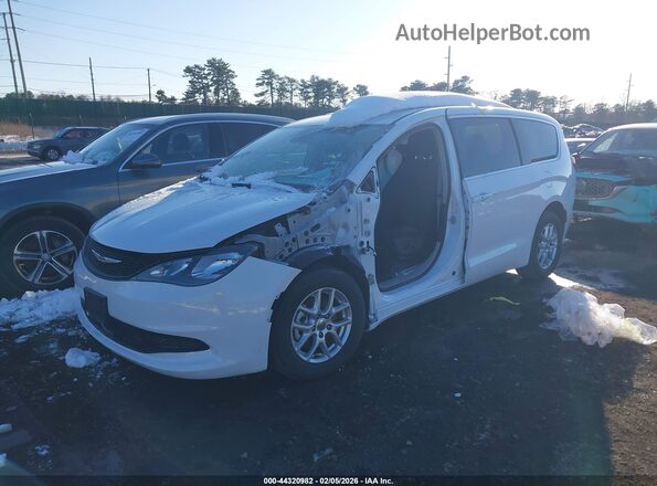 2C4RC1CG7PR574799 2023 CHRYSLER VOYAGER White წინა მარცხენა ხედი სამი მეოთხედიდან