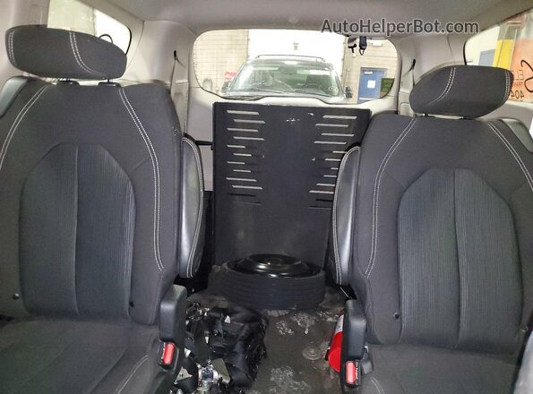 2C4RC1CG8NR204491 2022 CHRYSLER VOYAGER White უკანა სავარძლების ხედი