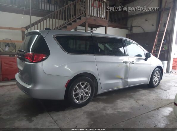 2C4RC1CG8PR628580 2023 CHRYSLER VOYAGER Silver Vista interior trasera