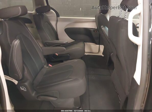 2C4RC1CG8RR163186 2024 CHRYSLER VOYAGER Black Vista de la etiqueta del VIN