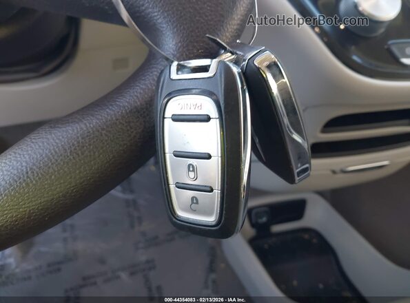 2C4RC1CGXMR577451 2021 CHRYSLER VOYAGER White წინა პანელის ხედი