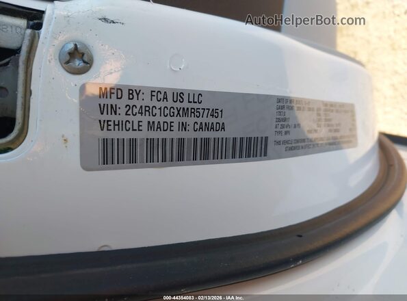 2C4RC1CGXMR577451 2021 CHRYSLER VOYAGER White ძრავის განყოფილების ხედი
