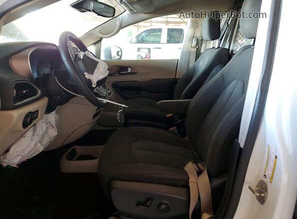 2C4RC1CGXPR551047 2023 CHRYSLER VOYAGER White Widok wnętrza z przodu