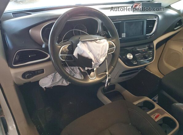 2C4RC1CGXPR551047 2023 CHRYSLER VOYAGER White Widok deski rozdzielczej