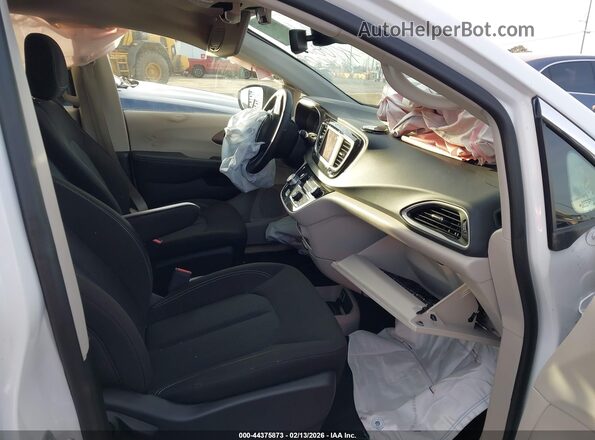 2C4RC1CGXRR106651 2024 CHRYSLER VOYAGER White Вид салону спереду