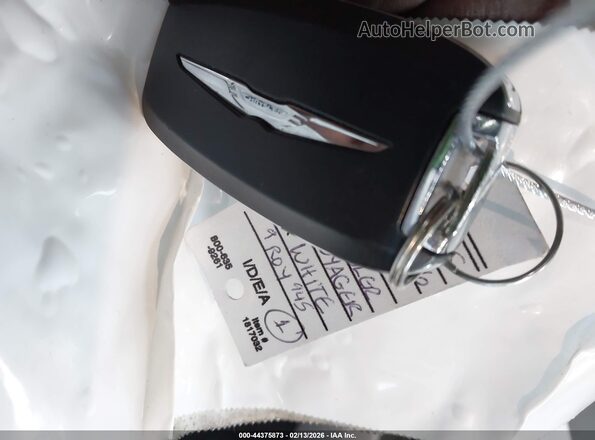 2C4RC1CGXRR106651 2024 CHRYSLER VOYAGER White Вид панелі приладів