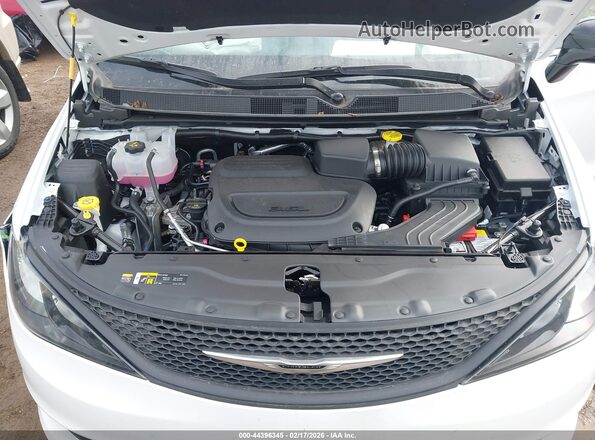 2C4RC1CGXSR566981 2025 CHRYSLER VOYAGER White Вид ззаду
