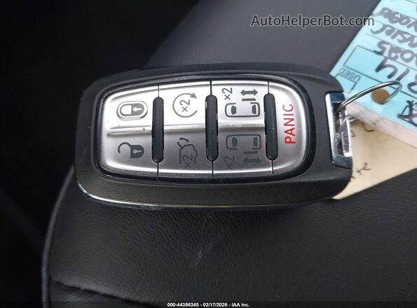 2C4RC1CGXSR566981 2025 CHRYSLER VOYAGER White Вид панелі приладів